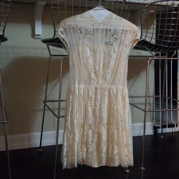 chinese dress ladies Ti Amo Lace Bust Long Sleeve Mini Dress White